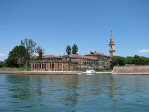 Italia pone a la venta la misteriosa isla de Poveglia 1