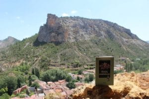 Noticia: "Historias y leyendas de Huertapelayo" de Marta Embid 2